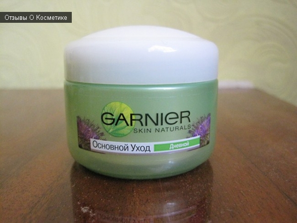 Дневной увлажняющий защитный крем Основной уход GARNIER Skin Naturals